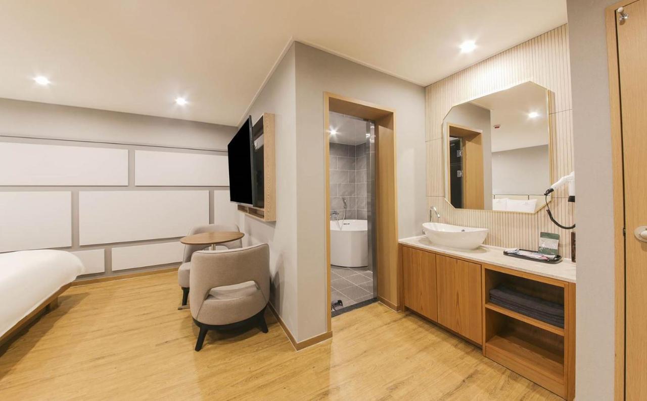 H Avenue Hotel In Gyeongju Exterior foto
