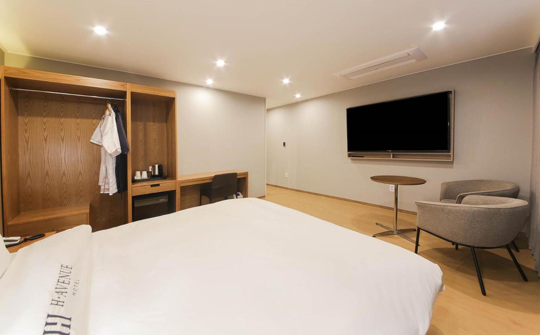 H Avenue Hotel In Gyeongju Exterior foto