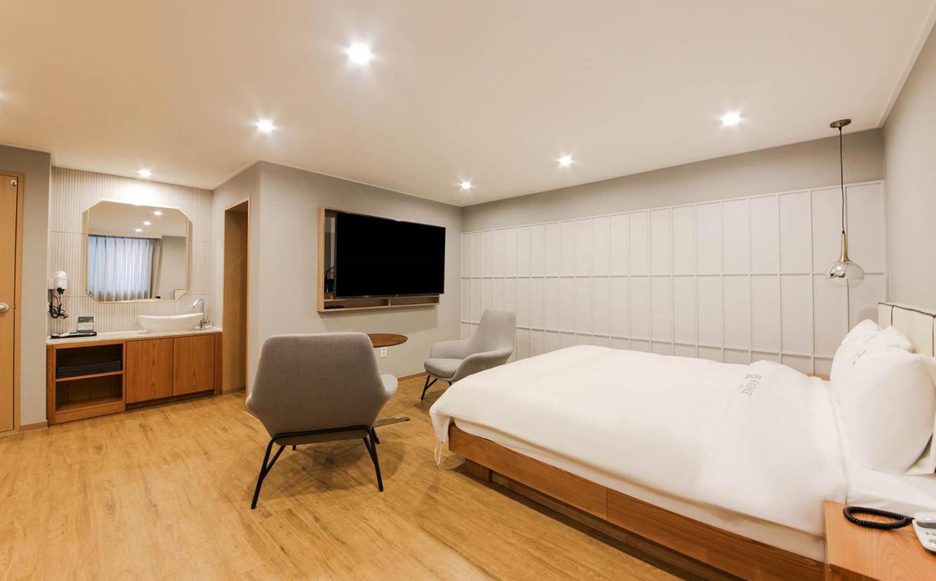H Avenue Hotel In Gyeongju Exterior foto